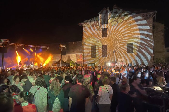 received_654240600098037